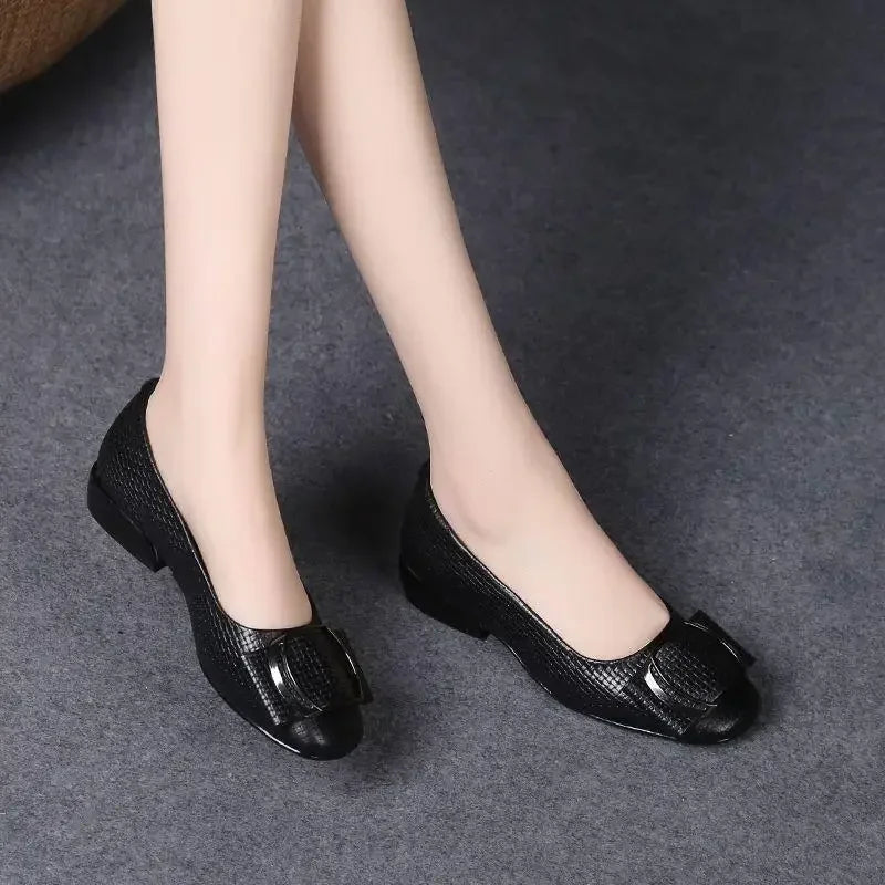 New Leather Shoes for Woman Low Heels Office Dress Shoes High Quality Comfortable Summer elegant Ladies Shoes loafers 2024